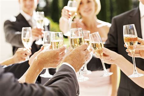 do not say these 9 things when giving a wedding toast