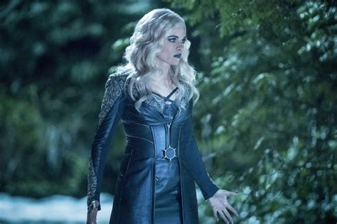 35 hot pictures of killer frost from arrowverse best of
