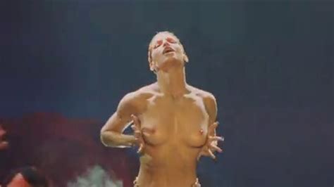 Gina Gershon Nude Elizabeth Berkley Nude Showgirls 1995 Porn Videos