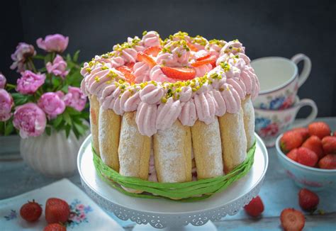 Erdbeer Tiramisu Charlotte Erdbeertorte Rezept Kuchen Und Torten Hot