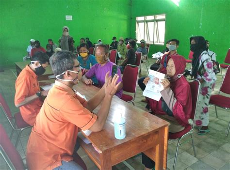 penyaluran dana bst kemensos oleh pt pos indonesia tahap  desa