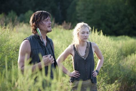 ‘the walking dead s daryl and beth — why they should hook up hollywood life