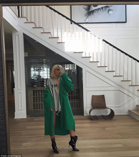 Kylie Jenner Sells Off Spare Hidden Hills Home For 6 7 Million And