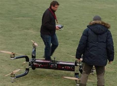 drone griff   titan de titanes en los aires