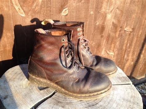 dr martens  life  tan boot  year review youtube