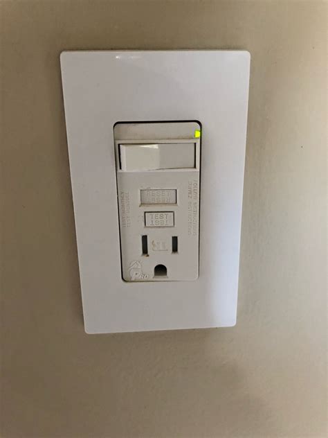 smart switchoutlet combo smarthome