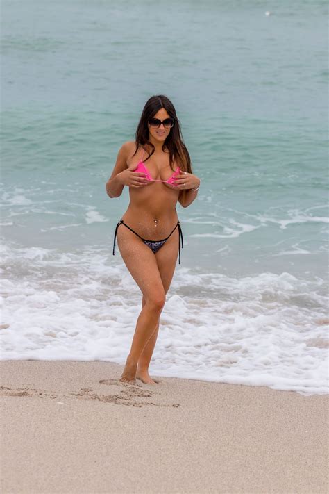 claudia romani hot body in a tiny thong bikini at the beach in miami beach hot celebs home