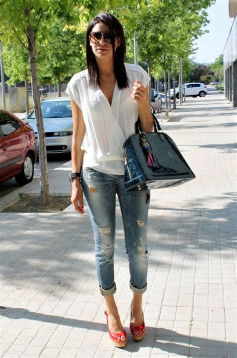 26 Beautiful And Sexy Women Wearing Jeans All For