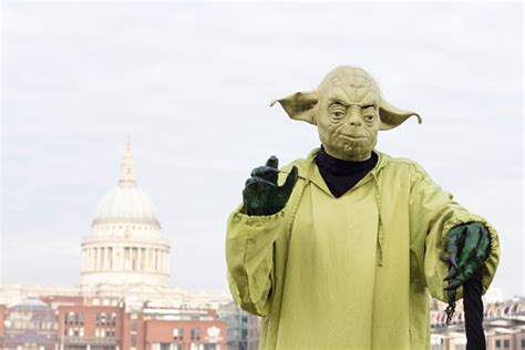 yoda street performer   south bank london stock photo  image  istock