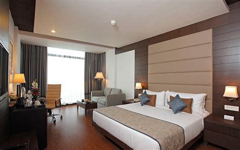 common facilities    star hotels   delhinew delhi