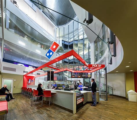 dominos connects corporate execs  reality  store life pizza marketplace