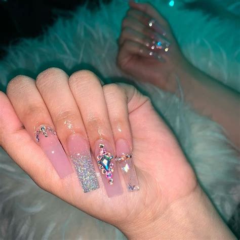 mvnailedit 在 instagram 上发布：“birthday nails ️ ️ ️ pinky inspo