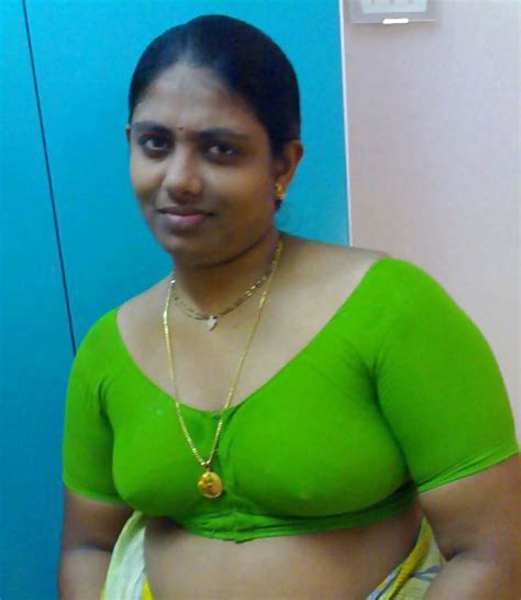 tamil aunty showing her melon booby 10 pics