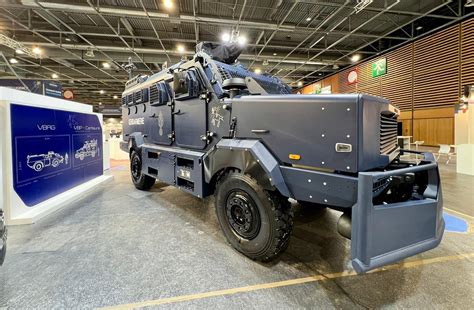 gendarmerie nationale le nouveau vehicule blinde centaure expose