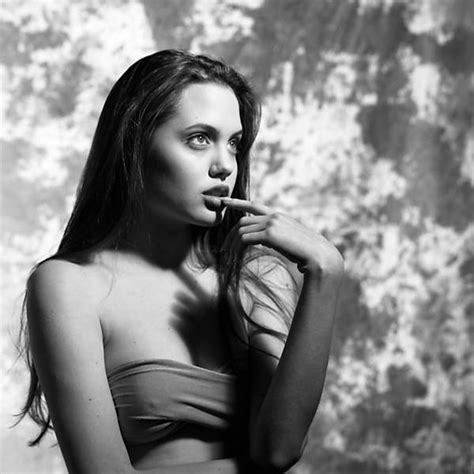 Coleção De Discos Angelina Jolie Ensaio Sensual Ao 16 Anos