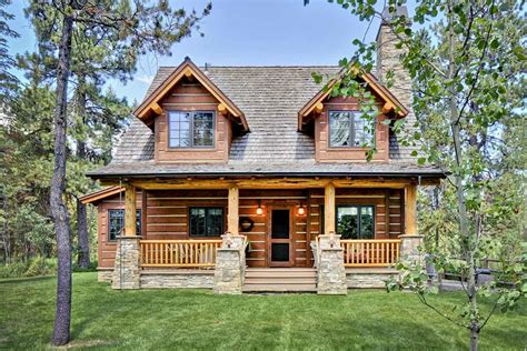 charming  bedroom  story log home   covered porches floor plan home stratosphere