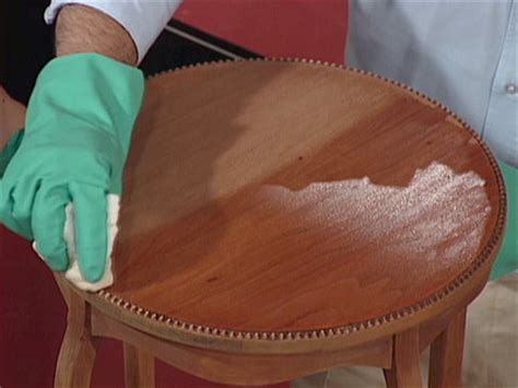 comment teindre  meuble en bois forumbrico