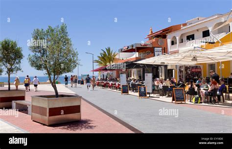 Portugal Algarve Praia Do Carvoeiro Hauptplatz Und Restaurants