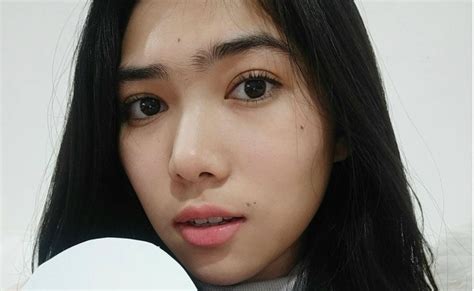 5 potret selebriti indonesia yang tampak cantik meski tanpa polesan makeup