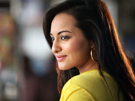 sonakshi sinha 30 best looking photos in hd indian celebrities hd photos and wallpapers
