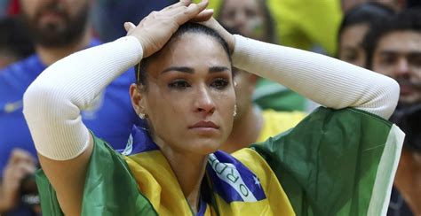 brazilian volleyball star jaqueline faints during live