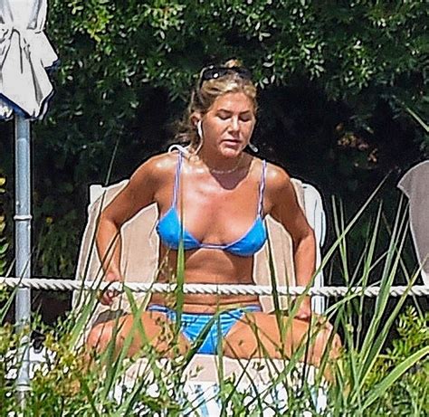 Sexy Jennifer Aniston Bikini Pokies In Italy Scandal Planet