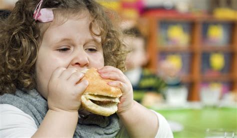 parents misperceive weight  overweight children gazette review