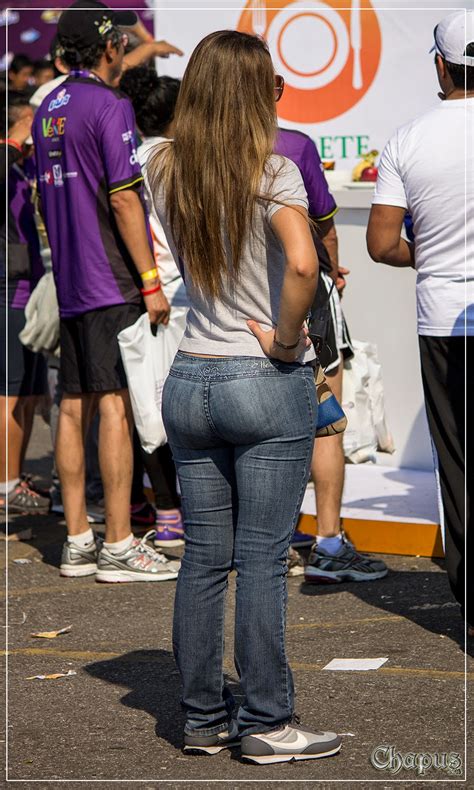 beautiful blonde with round ass jeans divine butts