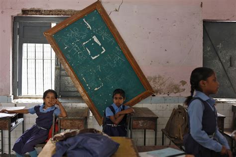 condition  govt schools  delhi youth ki awaaz