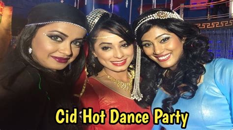 Cid Inspector Purvi Shreya And Tarika Will Dance On O Saki Saki