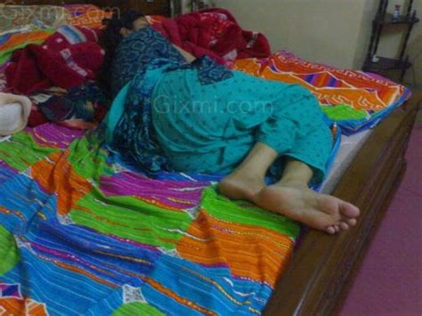 pakistani girls pictures hot indian girls are sleeping
