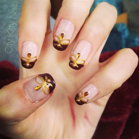queen bee bee nails queen nails nail art