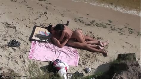 pareja follando en la playa xnxx