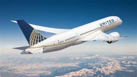 united airlines unveils special livery   dreamliner airlinereporter