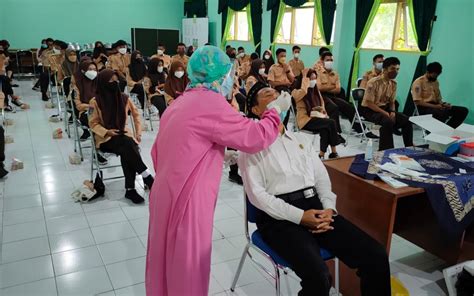 Sampling Swab Rt Pcr Guru Siswa Smanca Baldik Sleman Kerja Sama Dengan