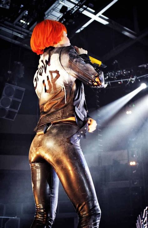 she keeps wearing leather nowadays but not that i m complaining hayley williams hayley