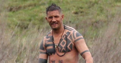 tom hardy naked on the set of his new bbc period drama taboo metro news
