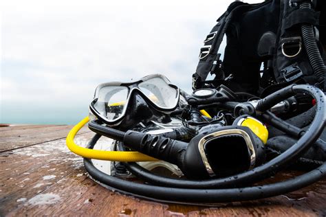 simple tips  save money  scuba gear dive oclock