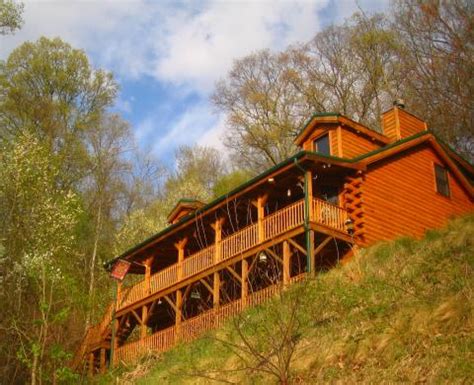 brown log cabin retreat