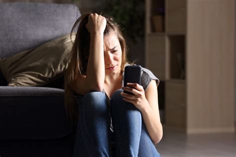 sexting how to help your teen daughter avoid it jackie
