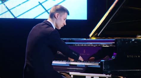 russian teen born without fingers now a celebrated piano player anyway video good news network