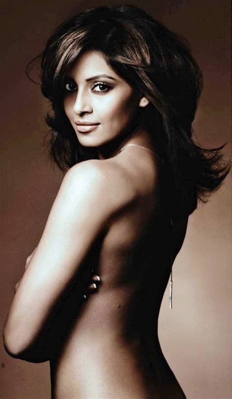 bollywood hot actress bips bipasha basu profile biography bipasha basu latest hot images