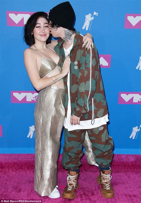 noah cyrus new love lil xan smothers her with affection at mtv vma