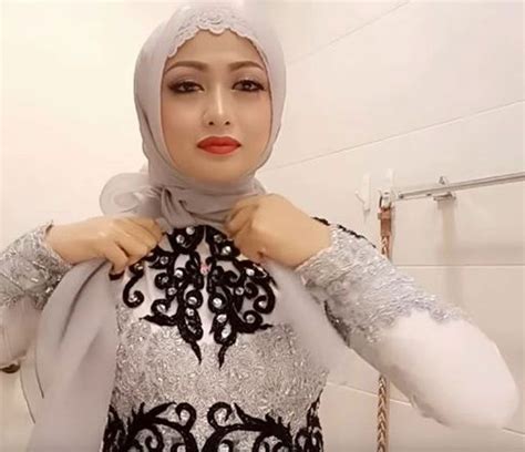 tutorial hijab menutup dada  kebaya  books
