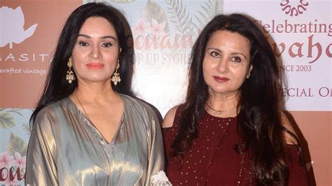 Padmini Kolhapure And Poonam Dhillon At Vivaha Collection Launch Youtube