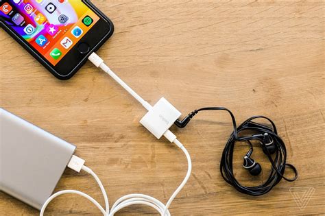 apple  sells  iphone dongle   headphone jack  charging port lift lie