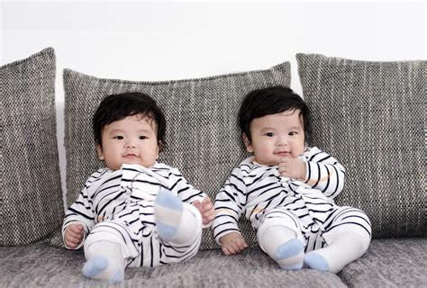 beautiful cute twins baby pictures