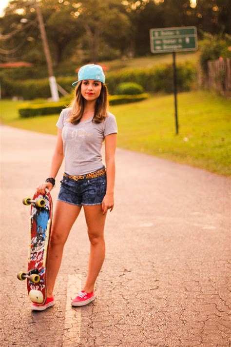 skateboard photoshoot femalesurfers skate girl skater girl outfits