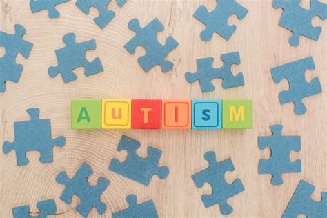 signs  autism  children  guide   parents caregivers