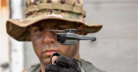 nano drony black hornet dla komandosow  lublinca swiat dronow